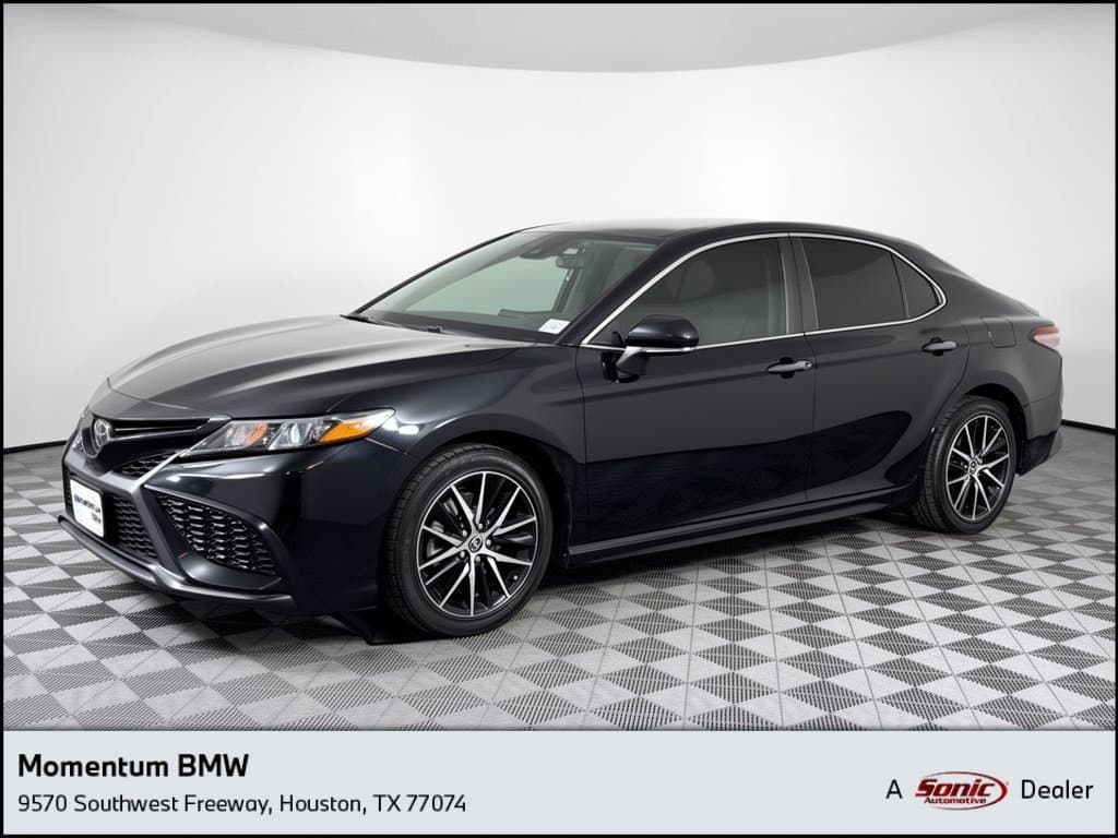 2023 Toyota Camry SE — photo 1 of 31