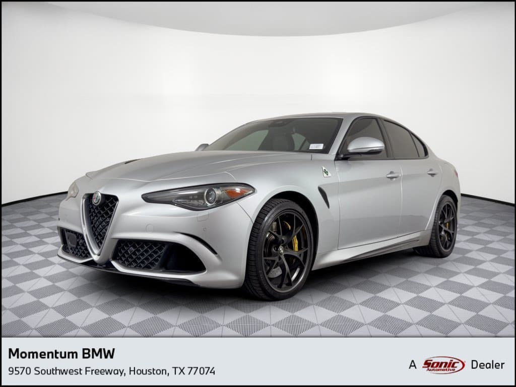 2018 Alfa Romeo Giulia Base — photo 1 of 31