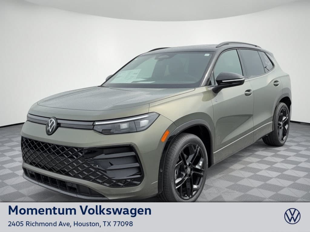 2026 Volkswagen Tiguan SE R-Line Black — photo 1 of 32