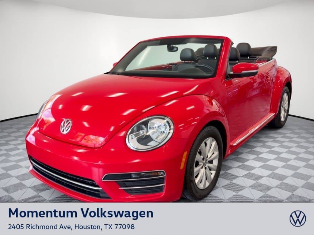 2019 Volkswagen Beetle S — photo 1 of 32