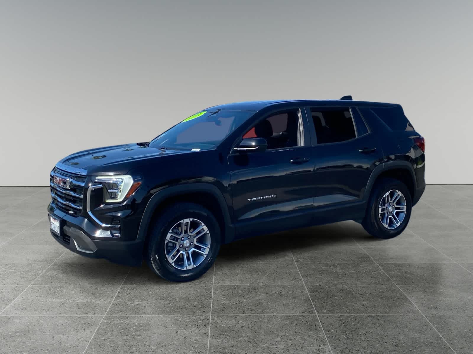 2025 GMC Terrain FWD Elevation — photo 1 of 15