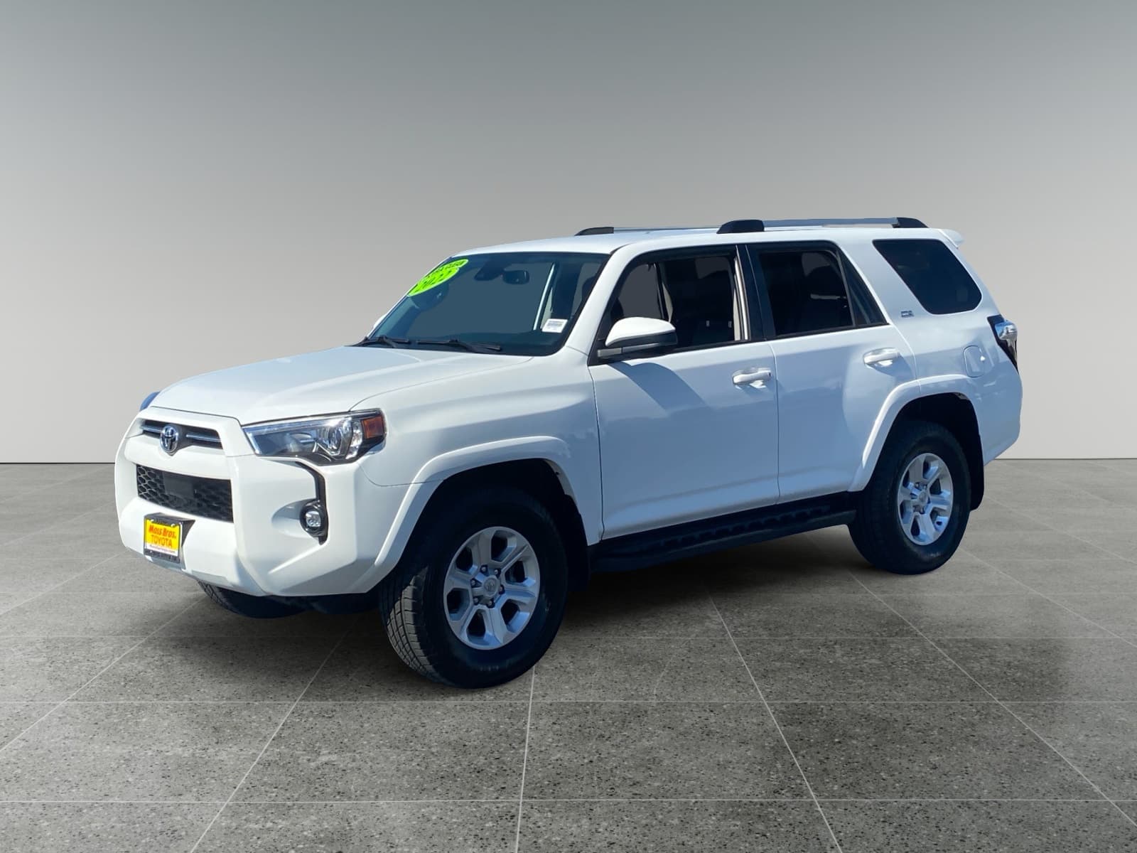 2022 Toyota 4Runner SR5 — photo 1 of 15