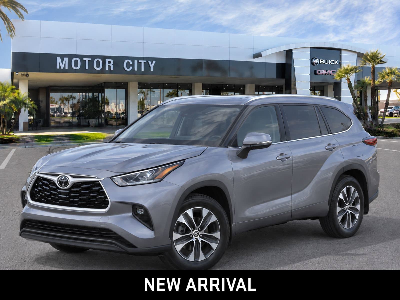 2026 Toyota Highlander XLE — photo 1 of 8