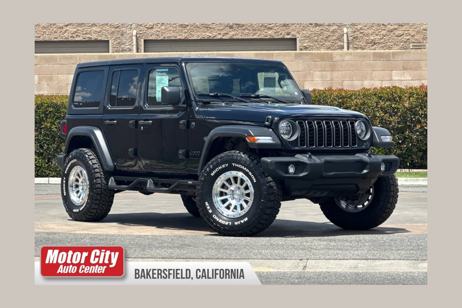 2025 Jeep Wrangler Base — photo 1 of 30