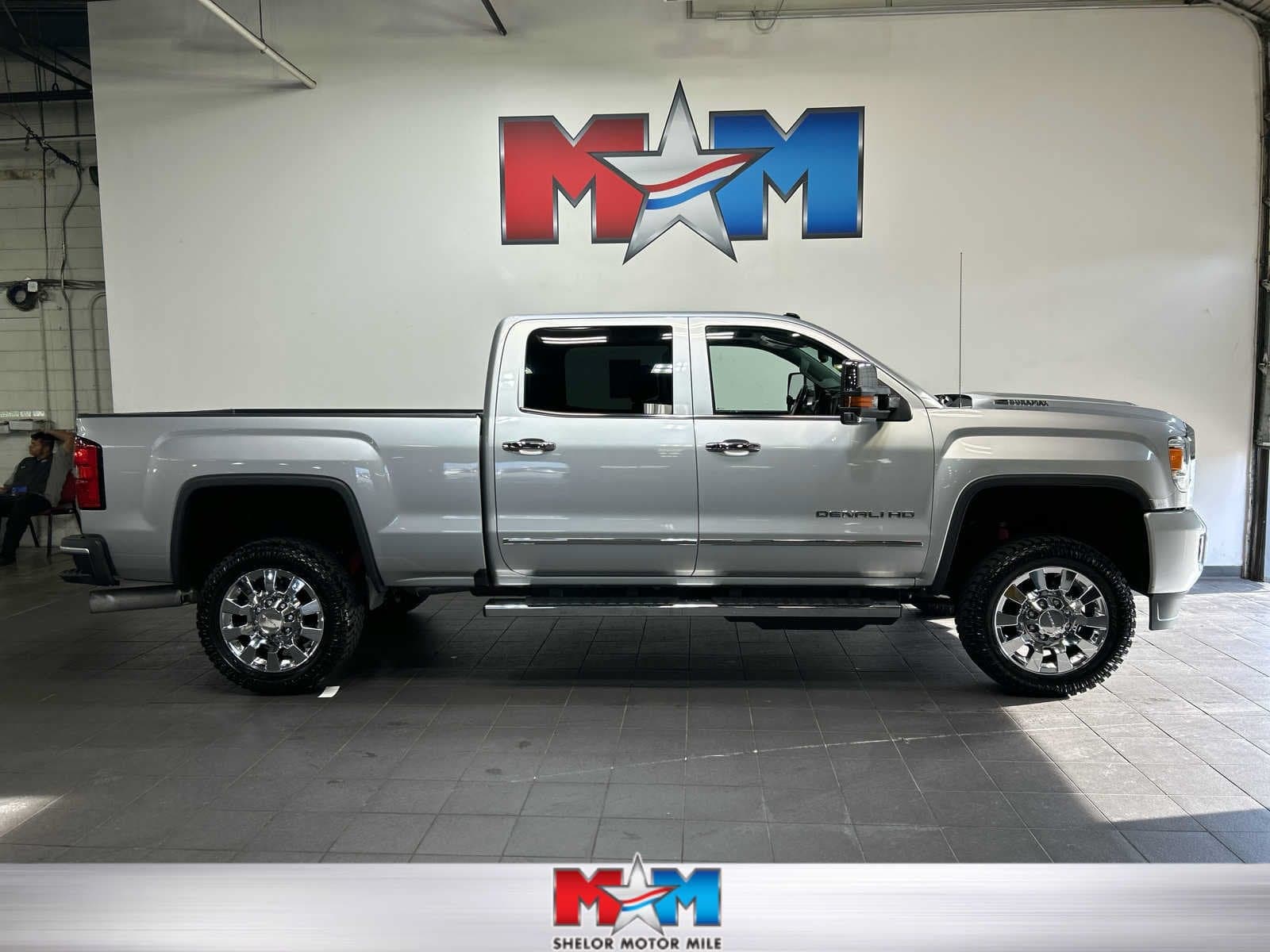2017 GMC Sierra 2500HD Denali — photo 1 of 34