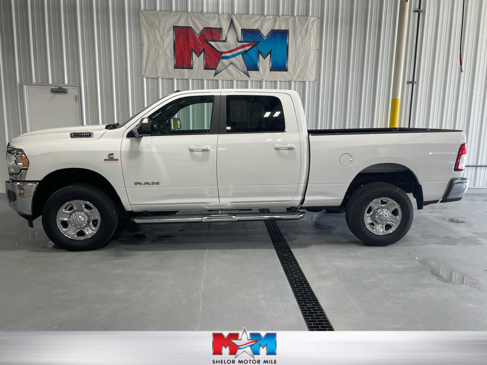 2022 RAM 2500 Big Horn — photo 1 of 8