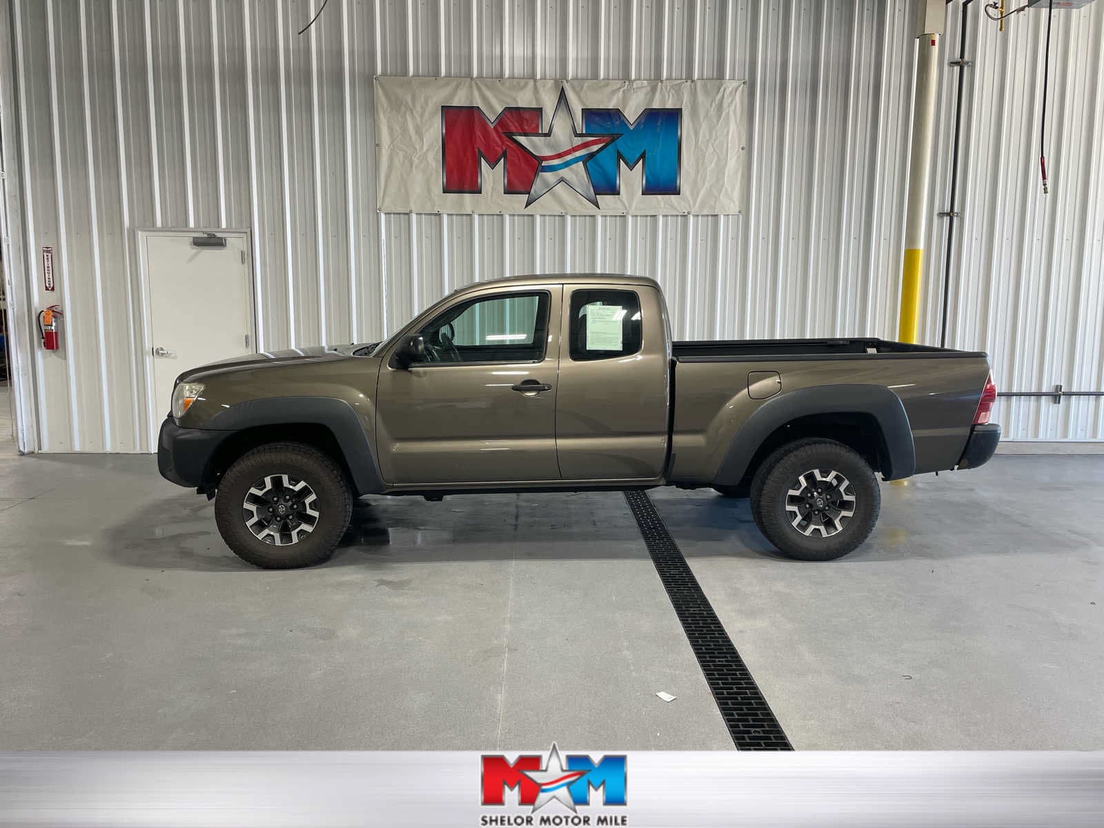 2015 Toyota Tacoma Base — photo 1 of 8