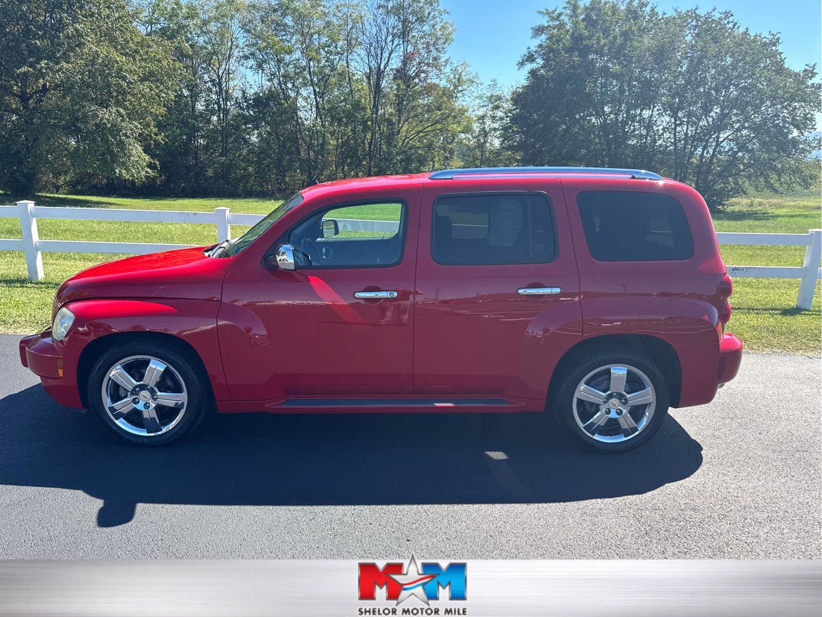 2011 Chevrolet HHR LT w/2LT — photo 1 of 12