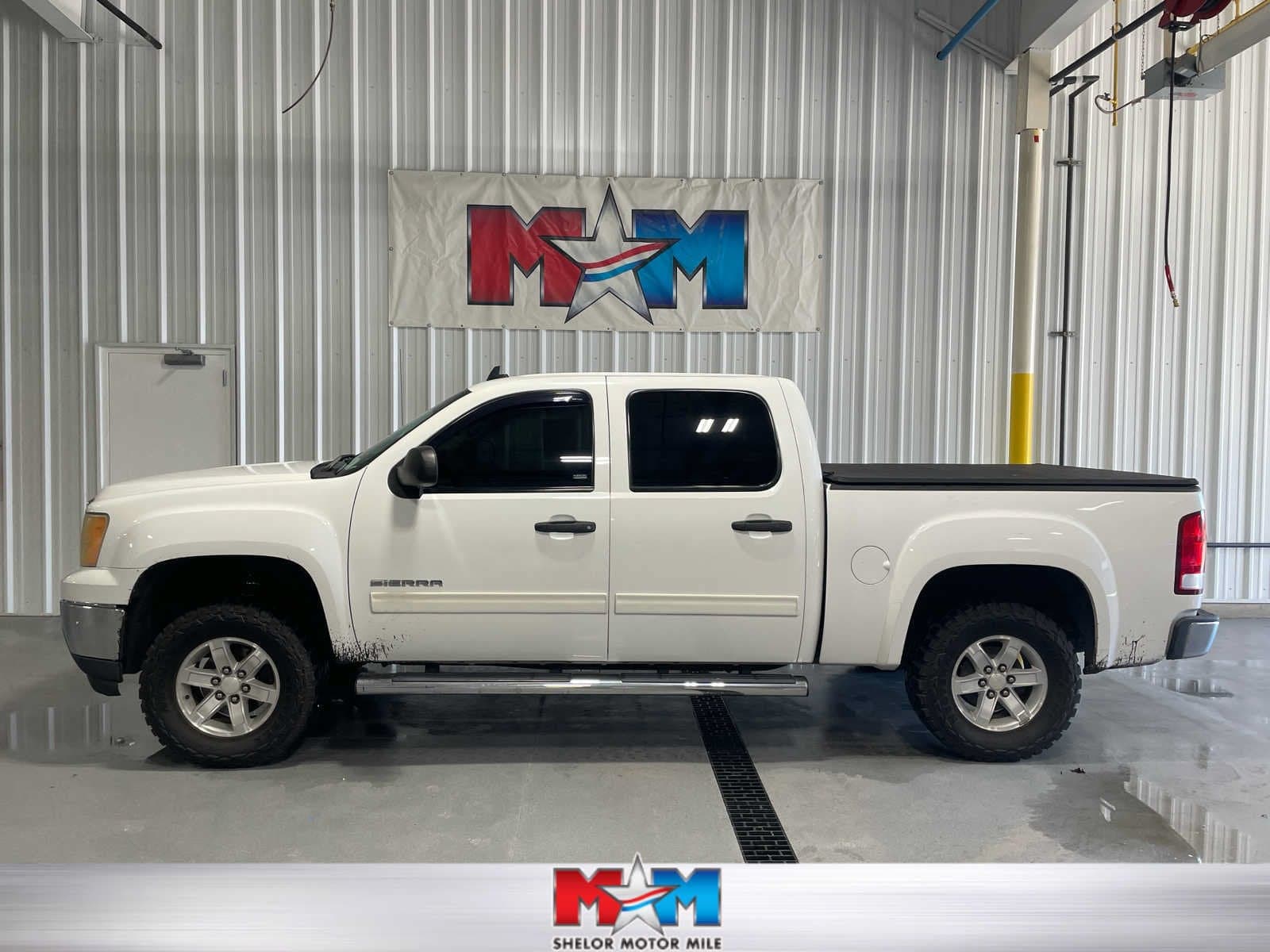 2013 GMC Sierra 1500 SLE — photo 1 of 8