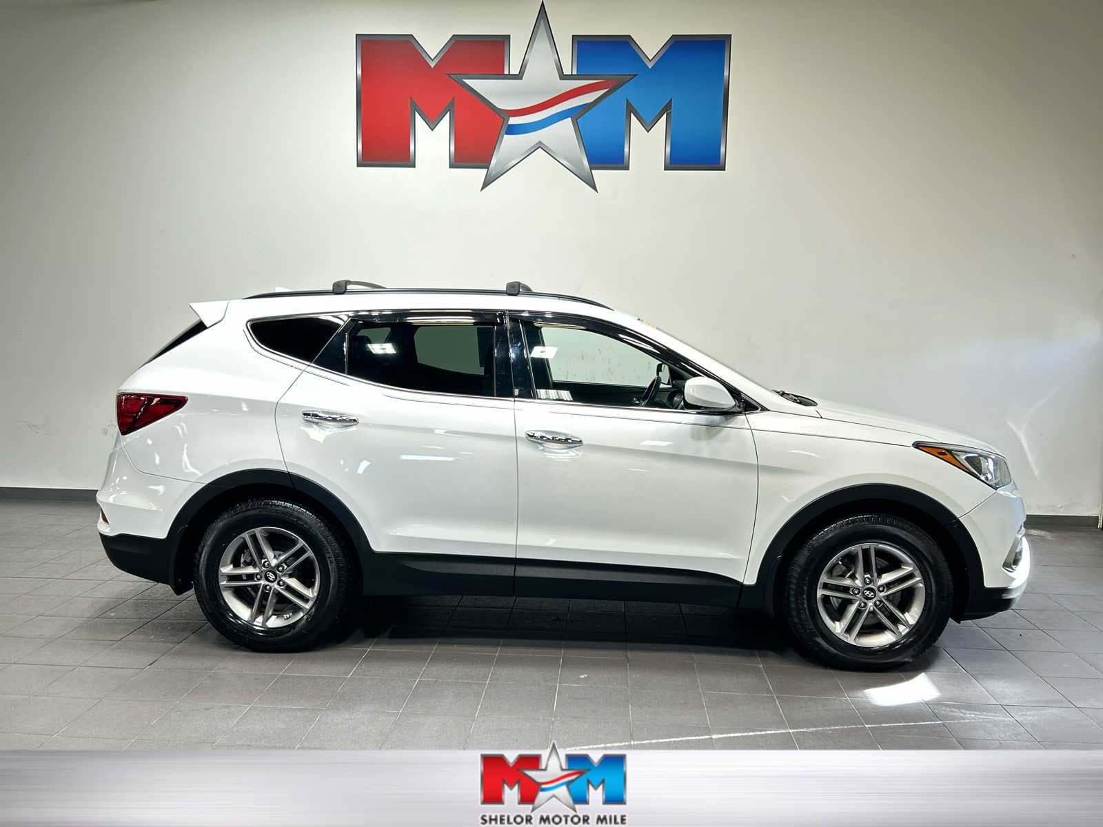 2017 Hyundai Santa Fe Sport 2.4L — photo 1 of 31