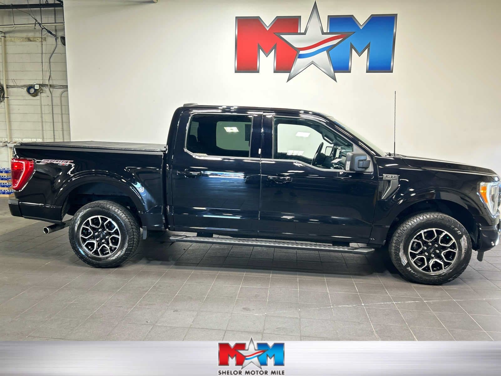 2023 Ford F-150 XLT — photo 1 of 30