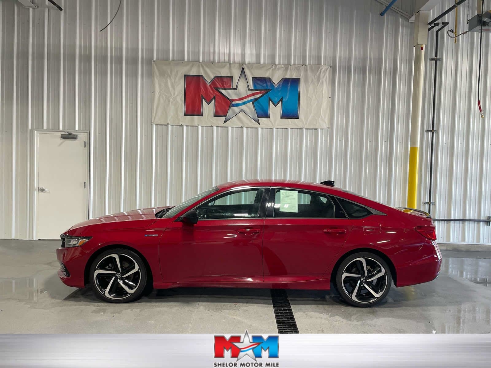 2022 Honda Accord Hybrid Sport — photo 1 of 8
