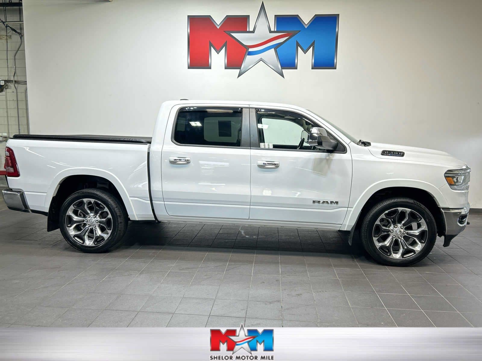 2021 RAM 1500 Laramie — photo 1 of 11
