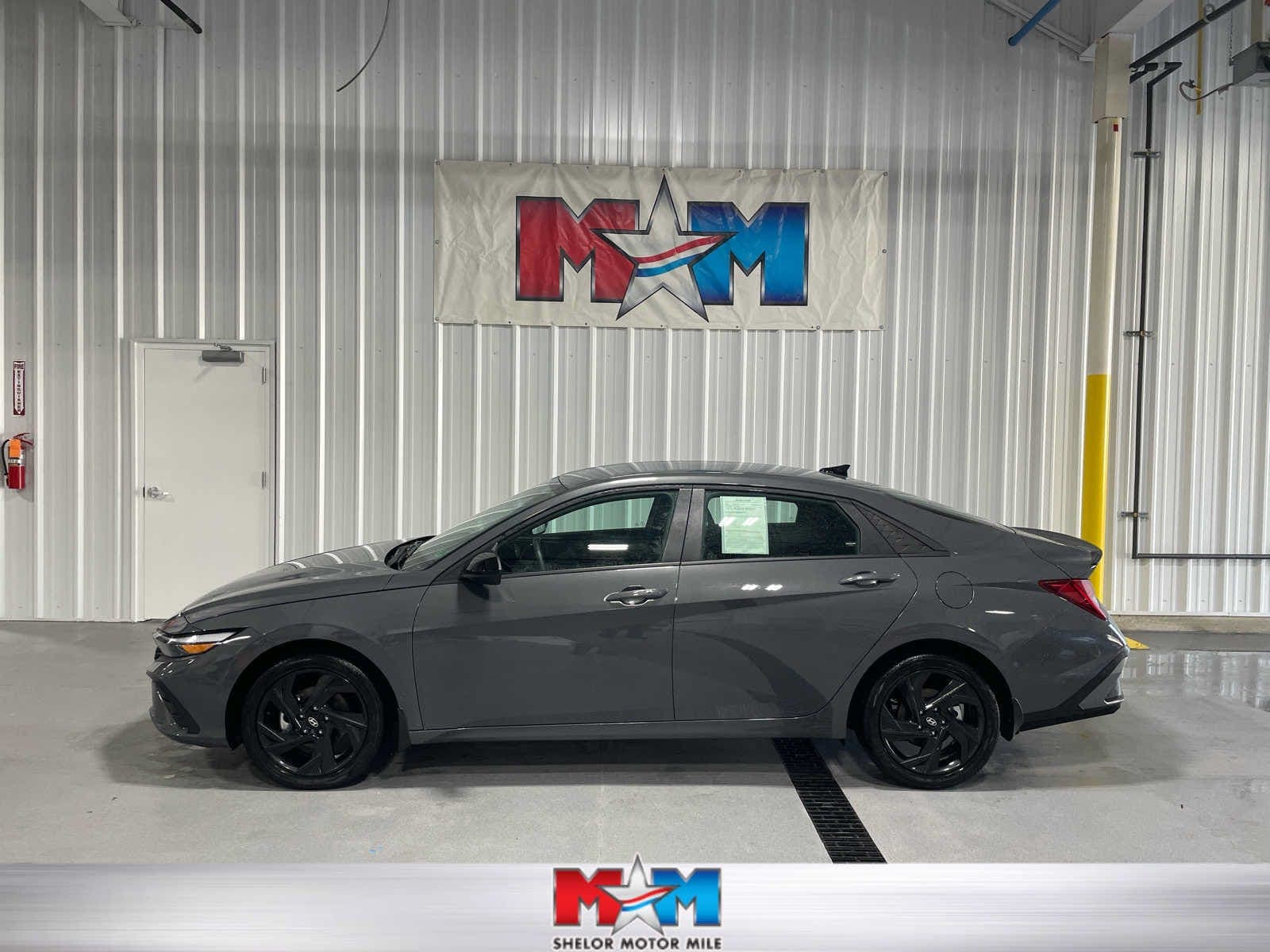2026 Hyundai Elantra Hybrid SEL Sport — photo 1 of 8