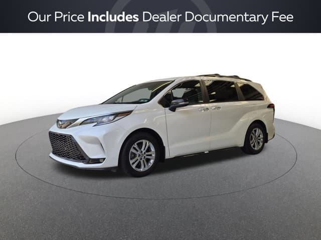 2023 Toyota Sienna XSE — photo 1 of 26