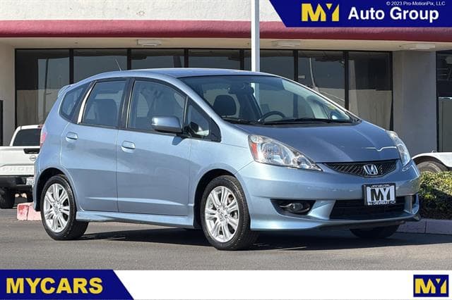 2011 Honda Fit Sport — photo 1 of 32