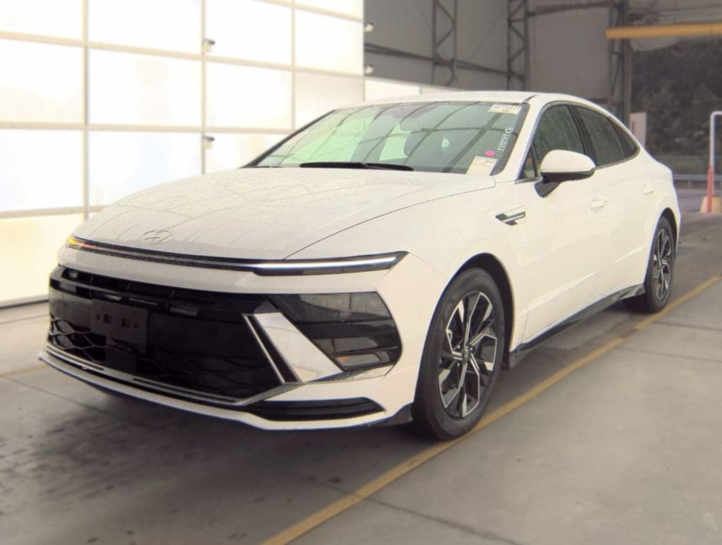 2025 Hyundai Sonata SEL — photo 1 of 5