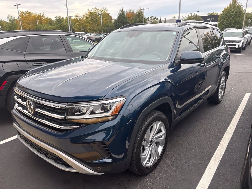2022 Volkswagen Atlas 2.0T SE w/Technology — photo 1 of 6