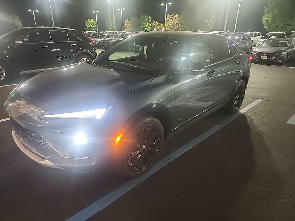 2025 Buick Envista Sport Touring — photo 1 of 42