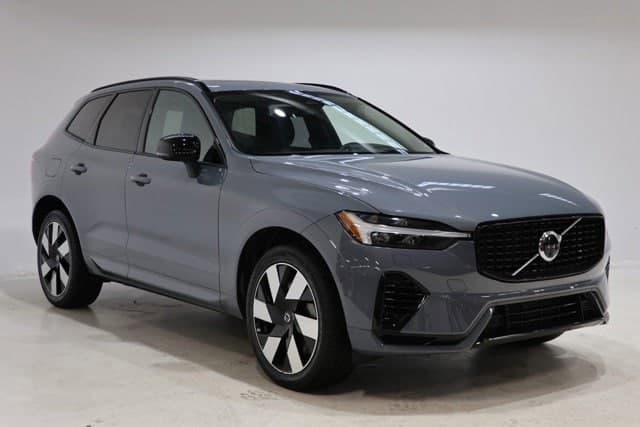 2023 Volvo XC60 Recharge Plug-In Hybrid Ultimate Dark Theme — photo 1 of 39