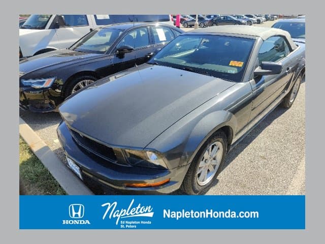 2008 Ford Mustang Premium — photo 1 of 31