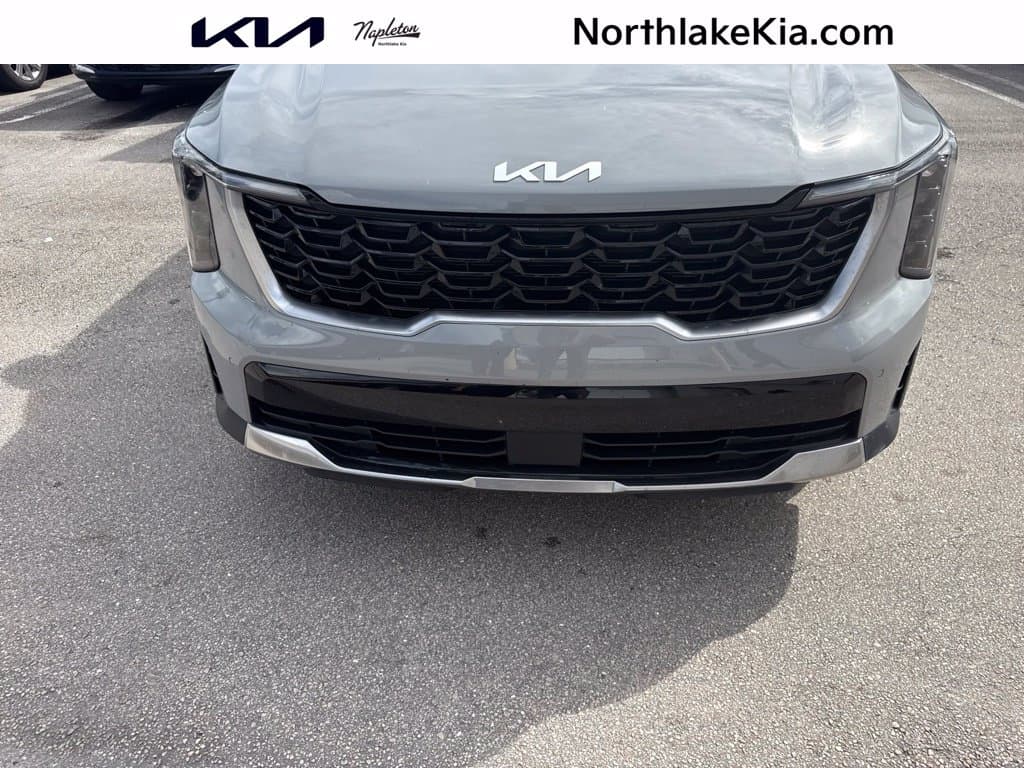 2025 Kia Sorento S — photo 1 of 3