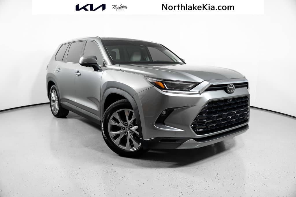 2025 Toyota Grand Highlander Base — photo 1 of 39