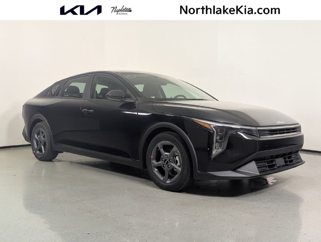 2026 Kia K4 LXS — photo 1 of 26