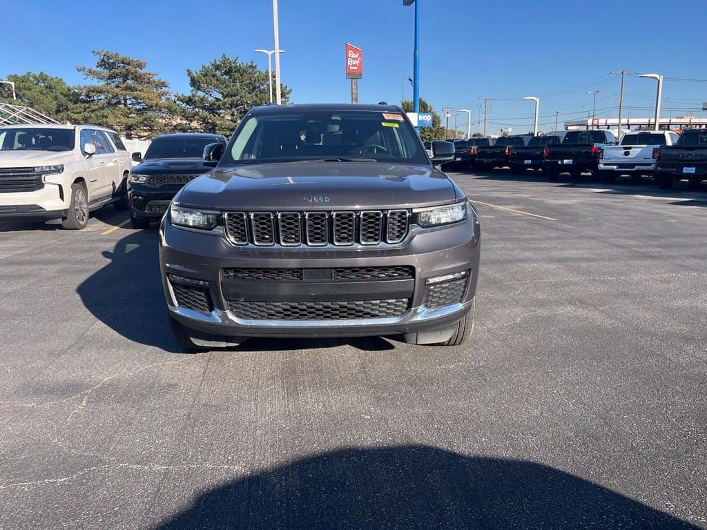 2023 Jeep Grand Cherokee L Limited — photo 1 of 3