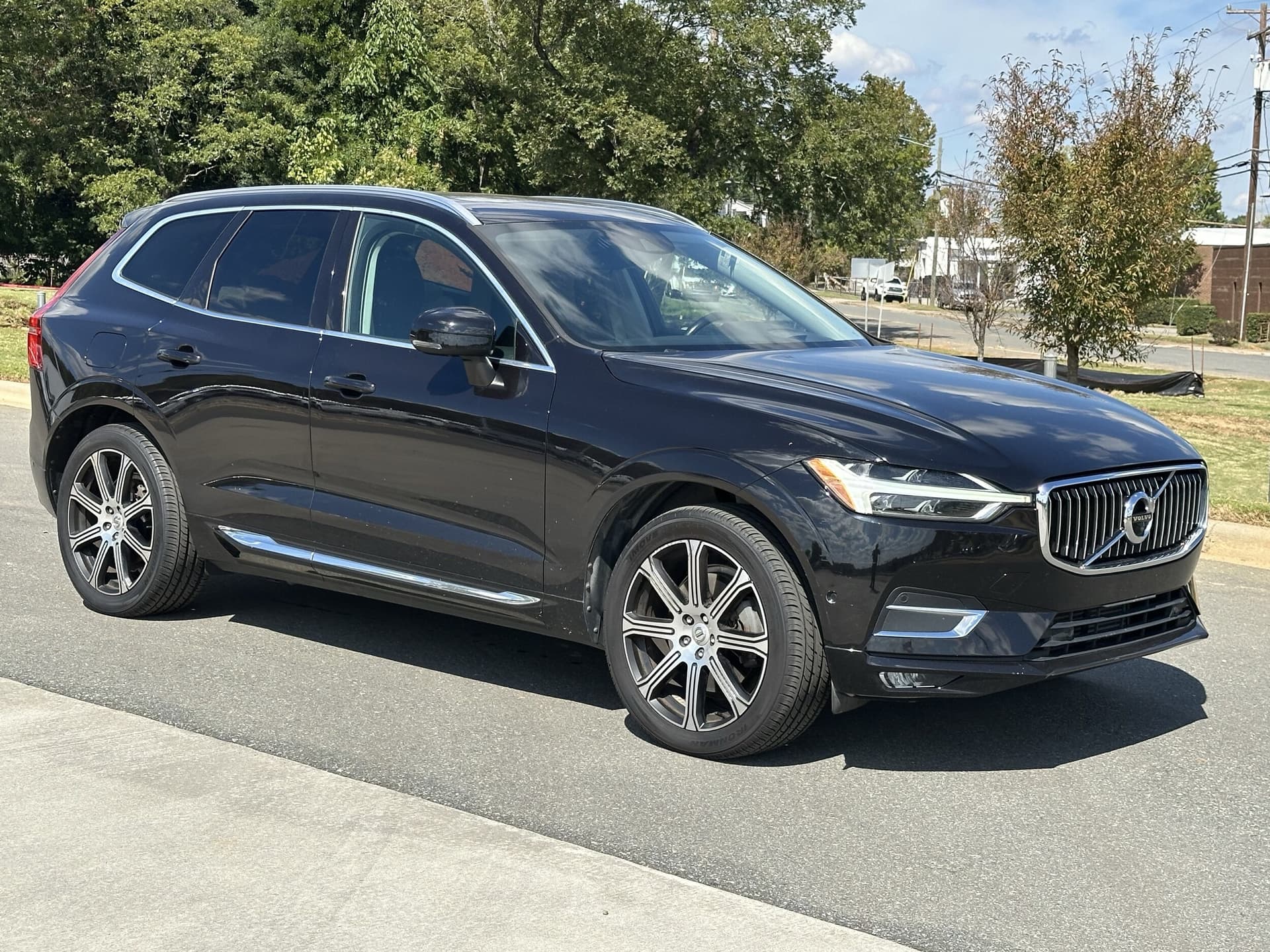 2021 Volvo XC60 Inscription — photo 1 of 33