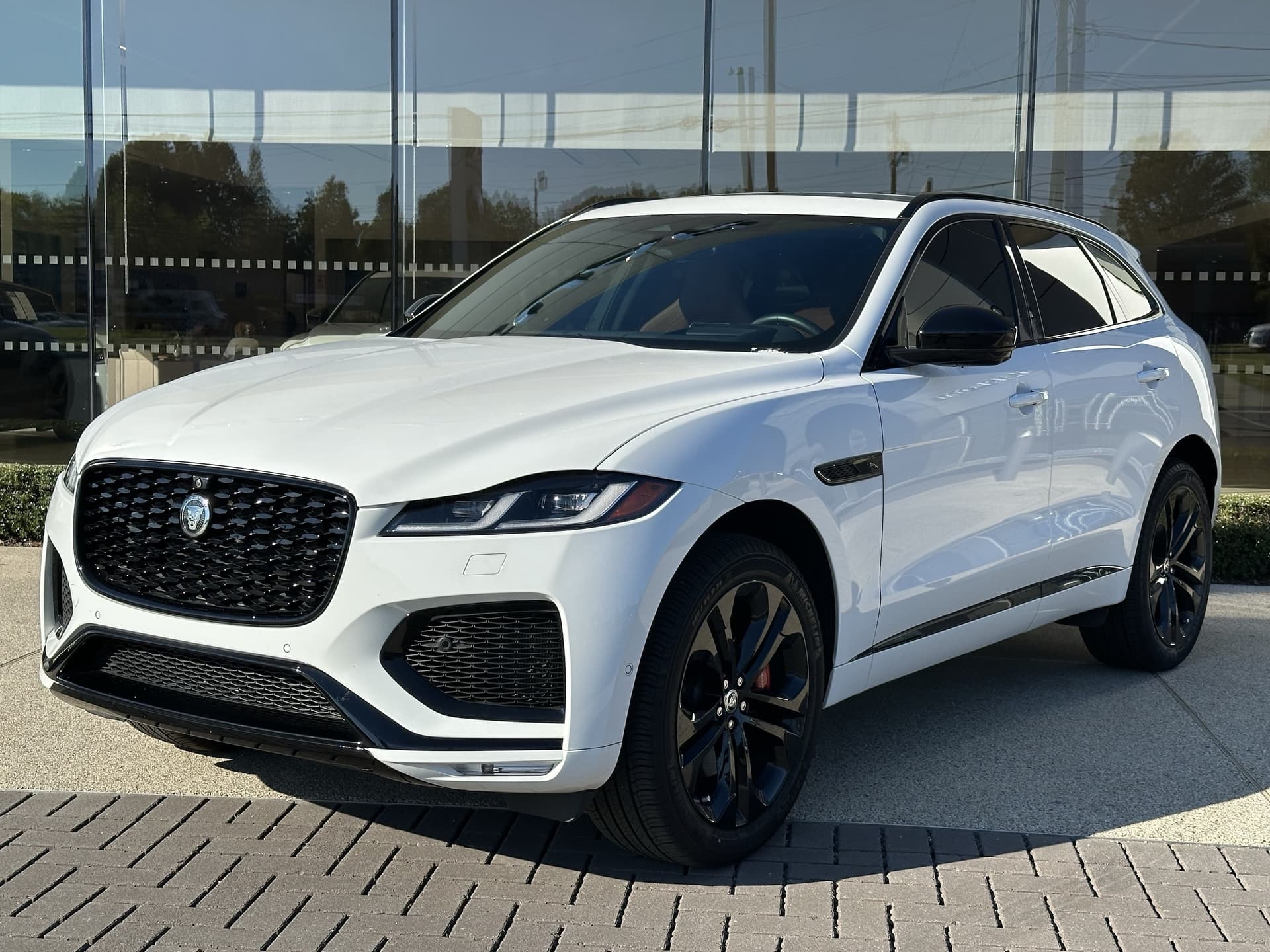 2026 Jaguar F-PACE R-Dynamic S — photo 1 of 33