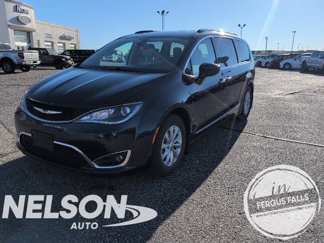 2018 Chrysler Pacifica Touring L Plus — photo 1 of 11