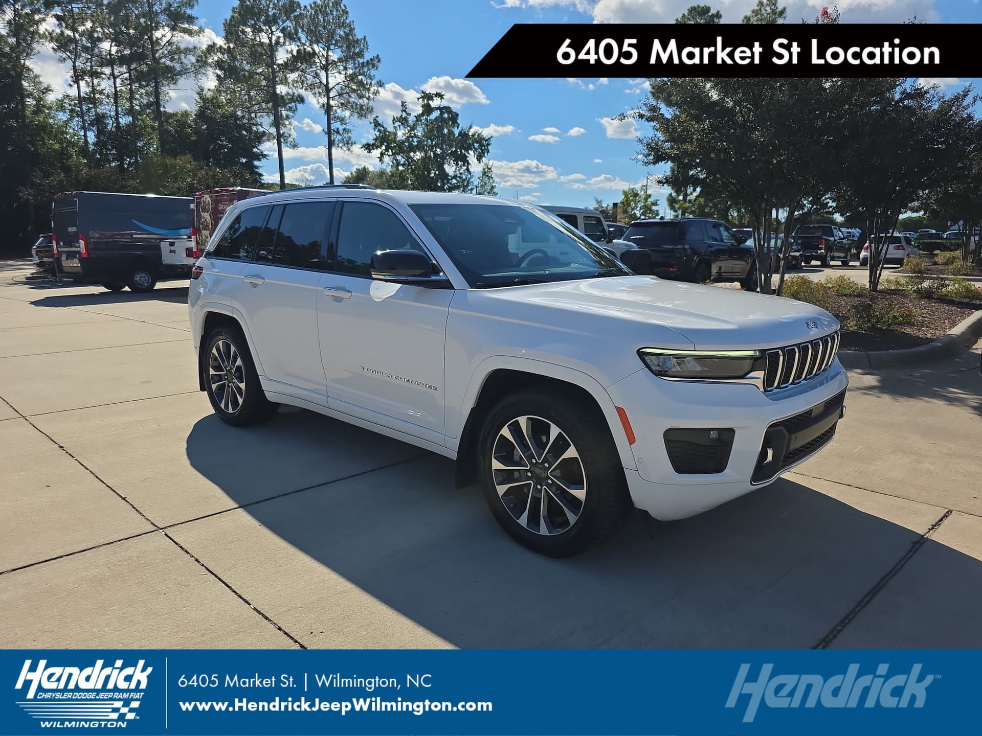 2023 Jeep Grand Cherokee Overland — photo 1 of 38