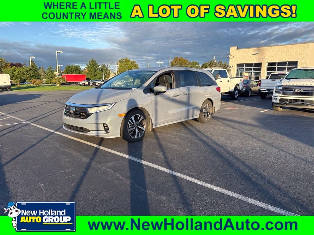 2023 Honda Odyssey Touring — photo 1 of 14