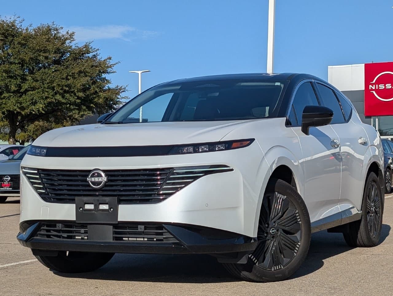 2025 Nissan Murano Platinum — photo 1 of 30