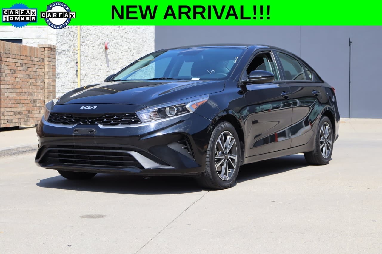2022 Kia Forte LXS — photo 1 of 26