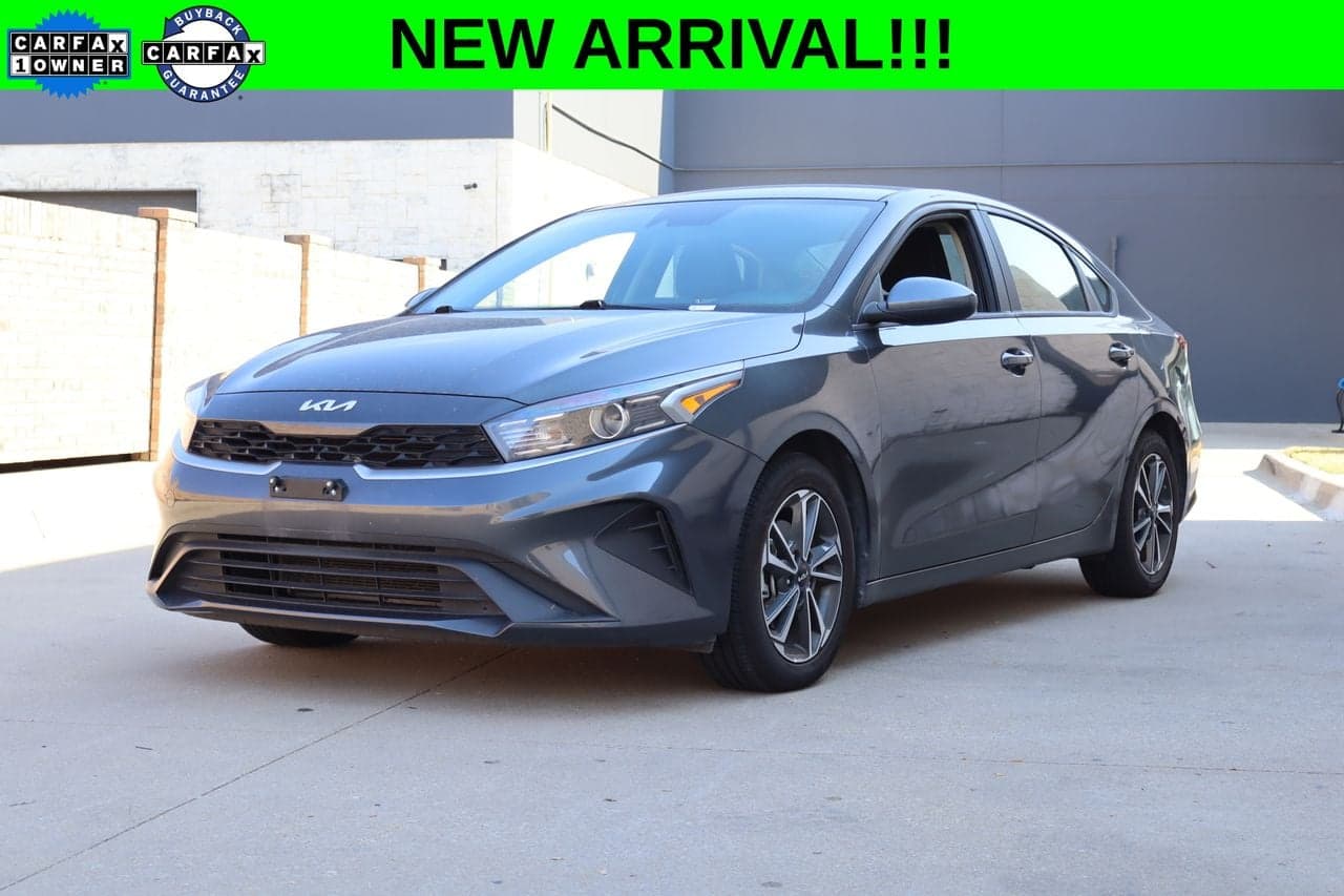 2024 Kia Forte LXS — photo 1 of 26