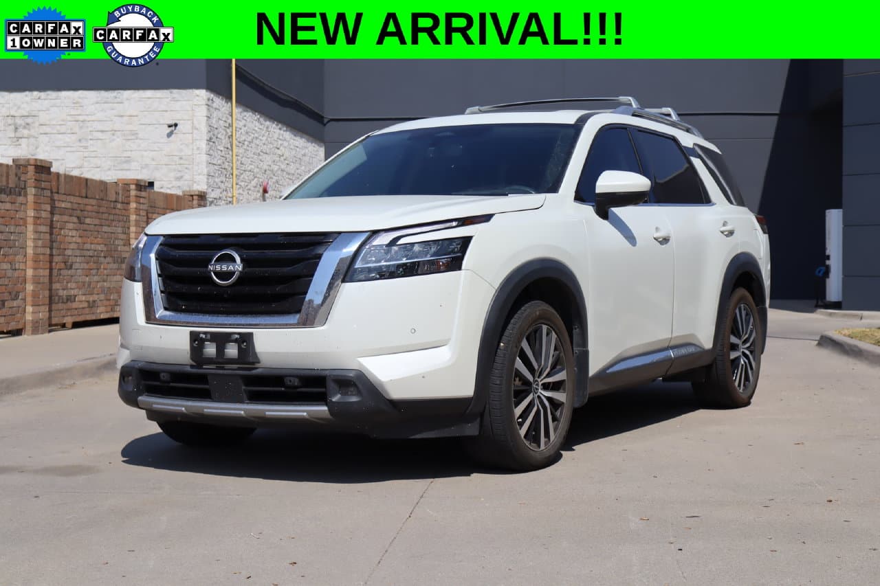 2024 Nissan Pathfinder Platinum — photo 1 of 34