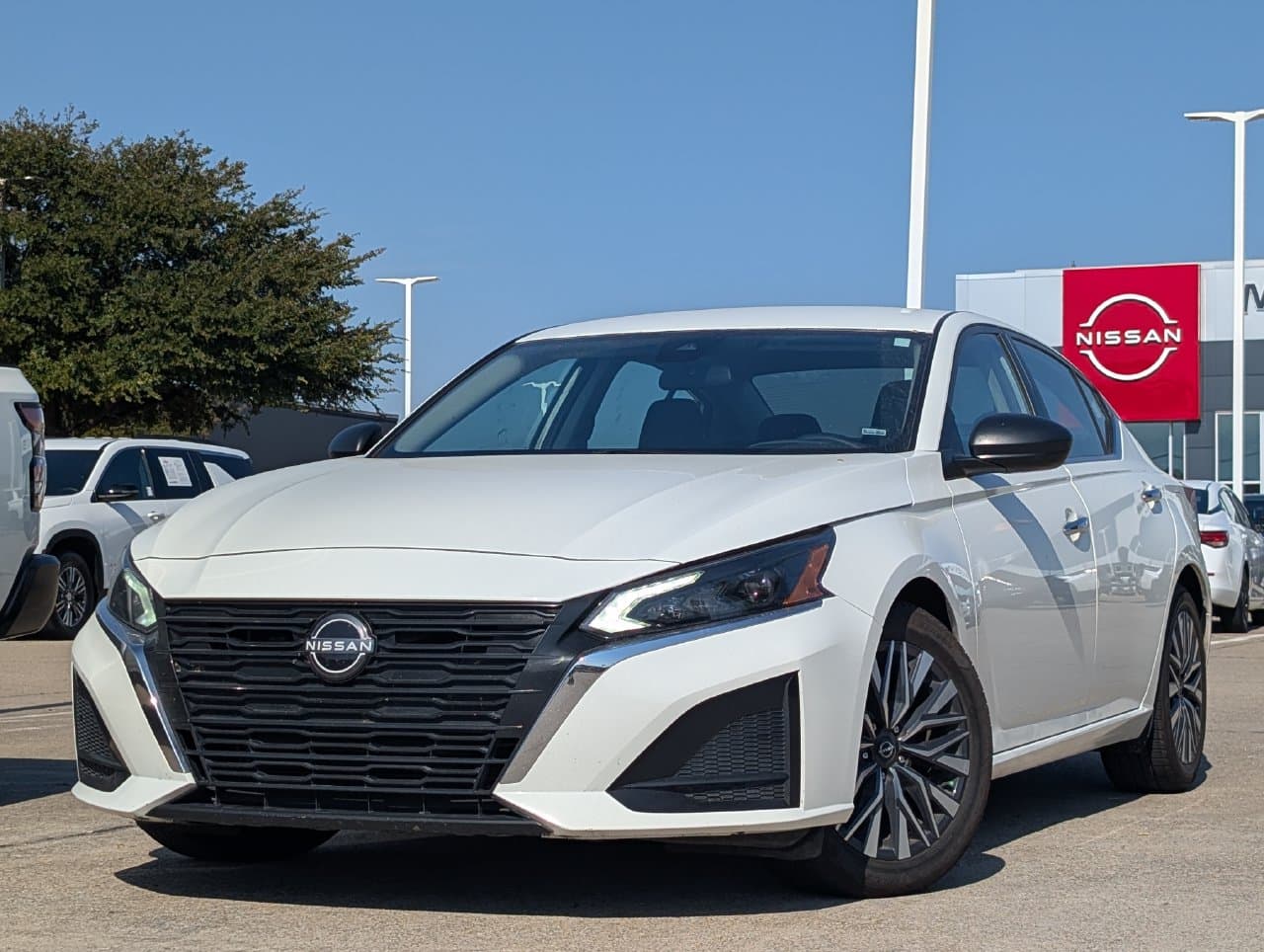 2025 Nissan Altima SV — photo 1 of 28