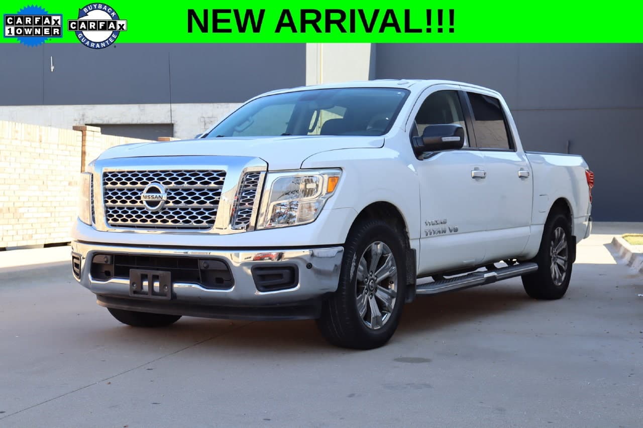 2018 Nissan Titan SV — photo 1 of 28