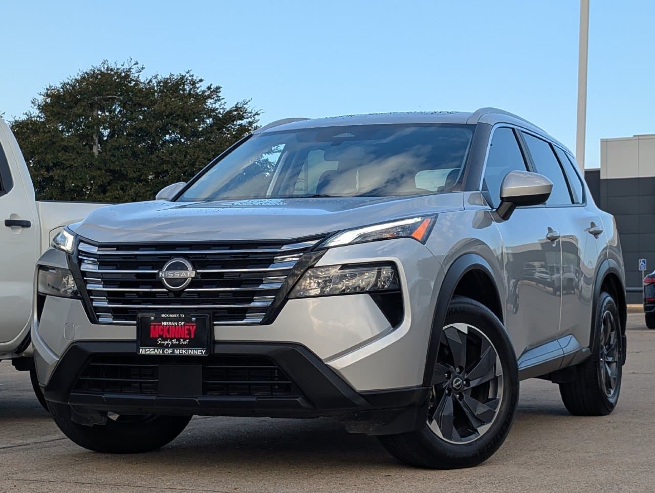 2025 Nissan Rogue SV — photo 1 of 30