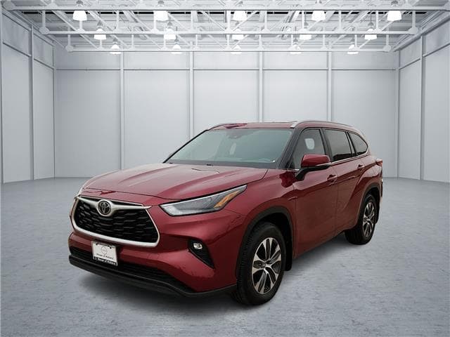 2023 Toyota Highlander XLE — photo 1 of 20