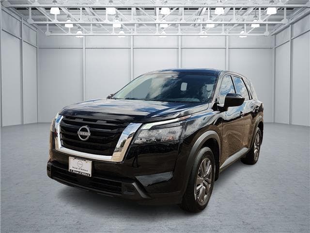 2025 Nissan Pathfinder S — photo 1 of 20