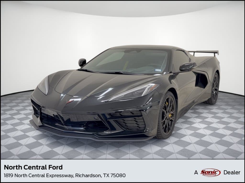 2025 Chevrolet Corvette 2LT — photo 1 of 10