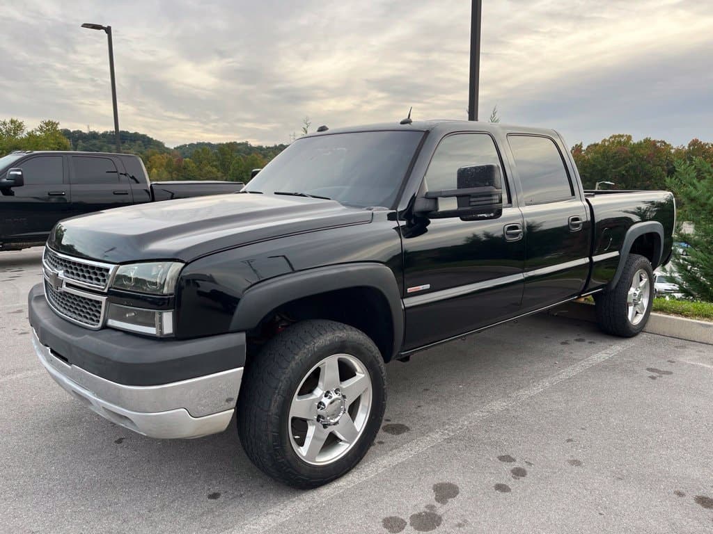 2005 Chevrolet Silverado 2500HD LT — photo 1 of 11