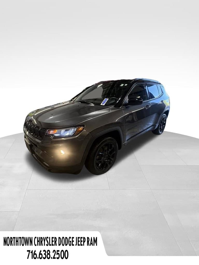 2023 Jeep Compass Latitude — photo 1 of 33