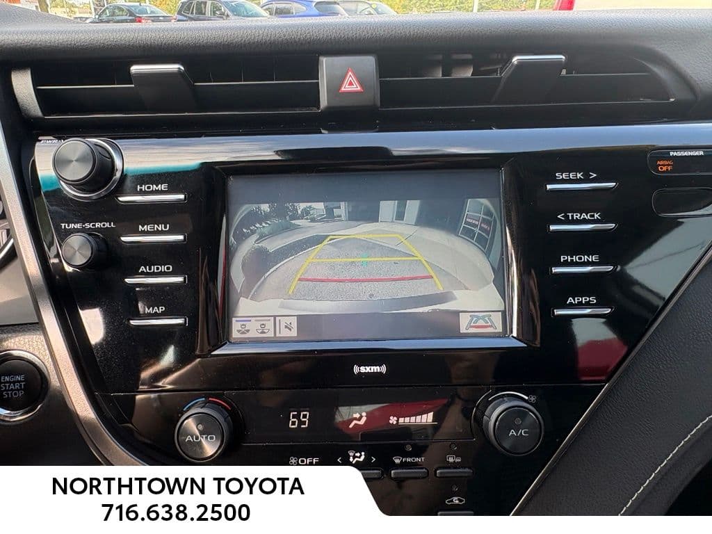 2020 Toyota Camry SE — photo 1 of 28