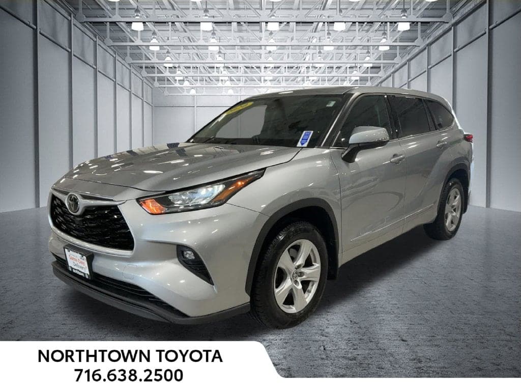 2020 Toyota Highlander LE — photo 1 of 31