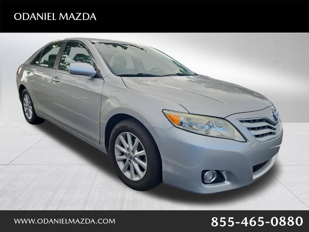 2010 Toyota Camry XLE — photo 1 of 2