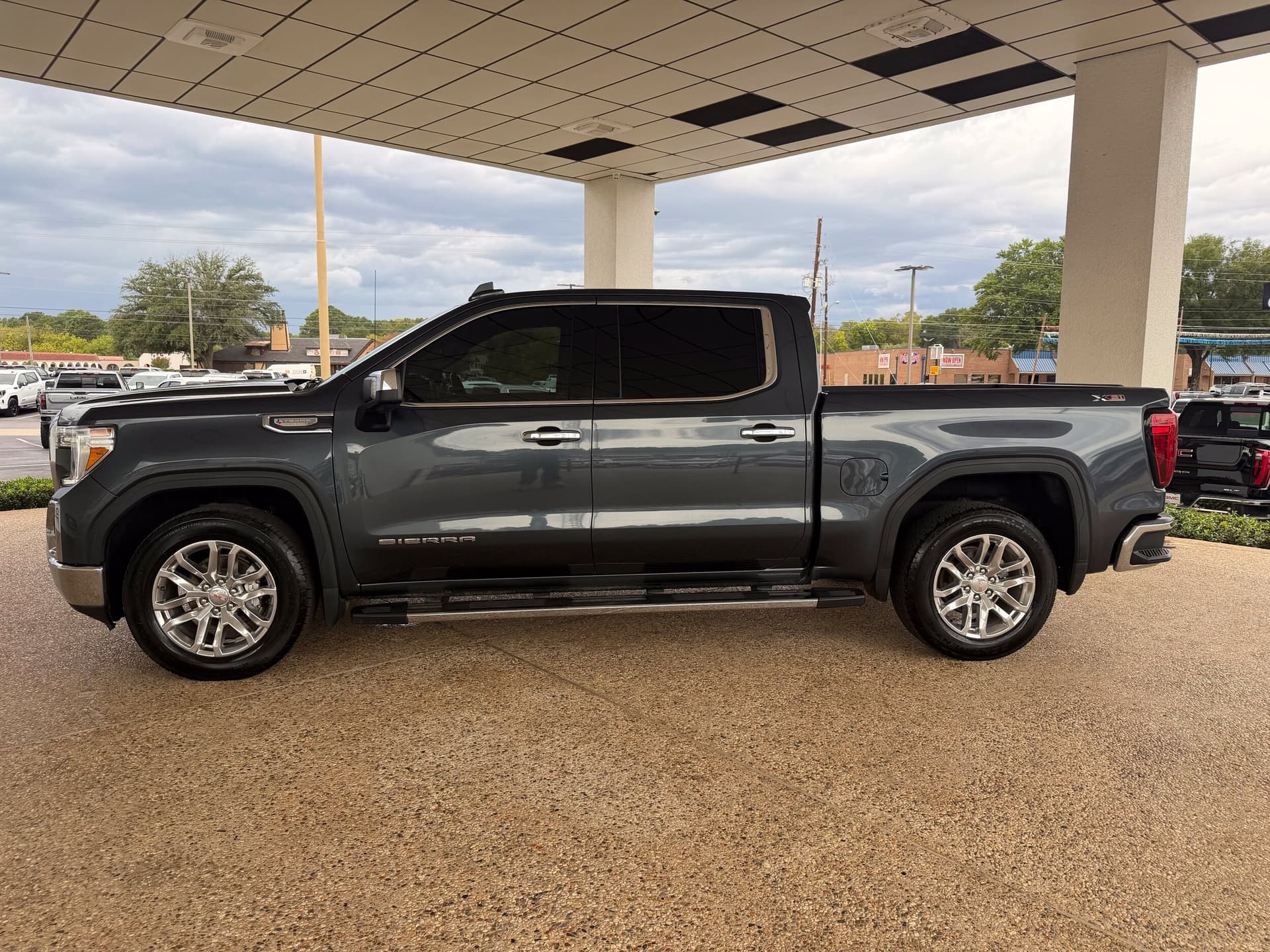 2021 GMC Sierra 1500 SLT — photo 1 of 57